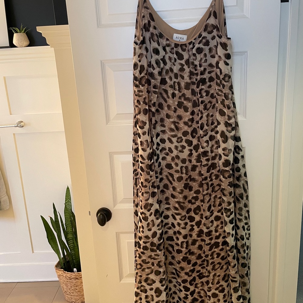 Chicwish floor length leopard print loose maxi dress